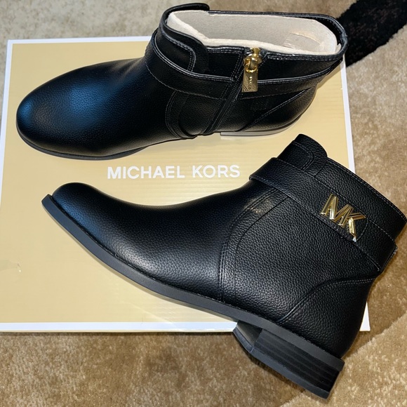 BRAND NEW Michael Kors MK Jilly Flat Ankle Booties - Picture 3 of 16